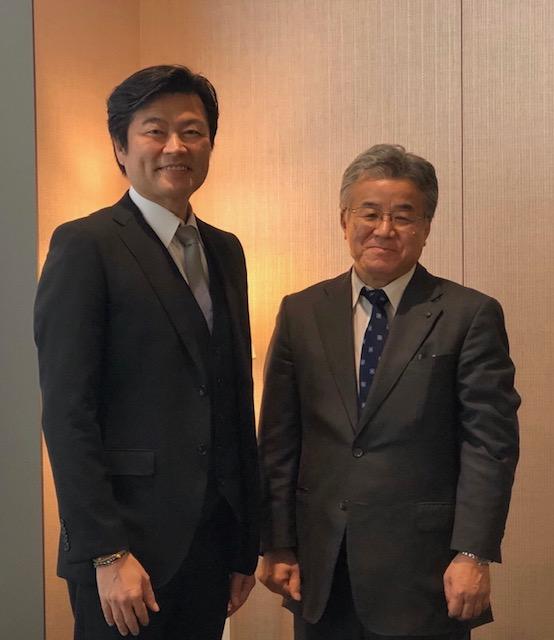 李処長（左）砂塚常務取締役（右）