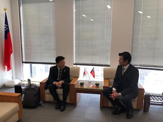 李処長（右）、梶谷所長（左）