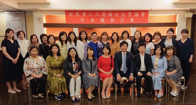 会員との集合写真 