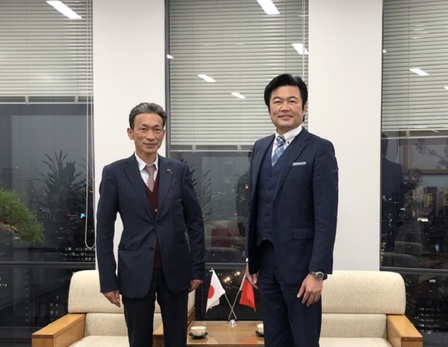 椿本孝幸社長(左)、李世丙処長(右) 