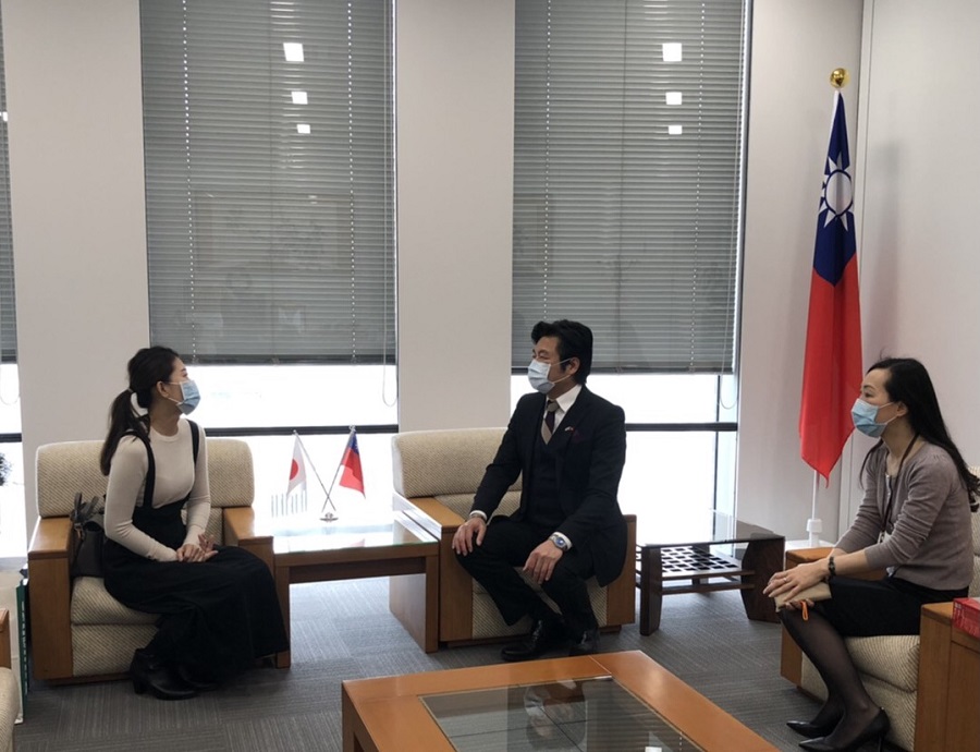 (左から右)蔡会長、李処長、楊課長