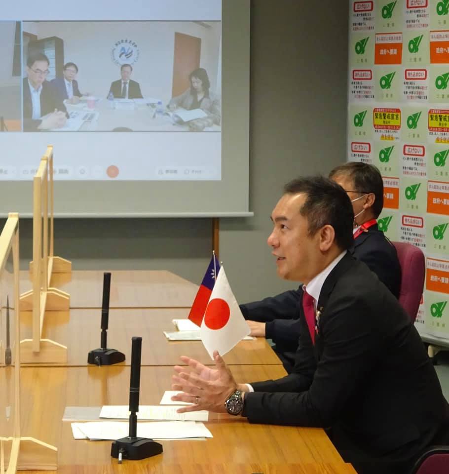 写真：鈴木知事公式フェイスブックより
https://www.facebook.com/100003716926926/posts/2204584786342064/?d=n 