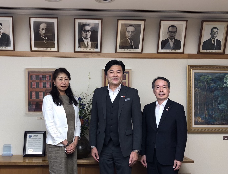 （左より）伊藤市長、李処長、田原会長