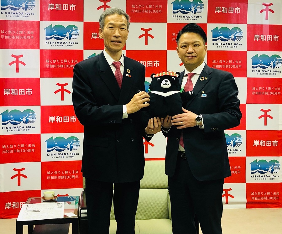 向処長（左）、永野市長（右）