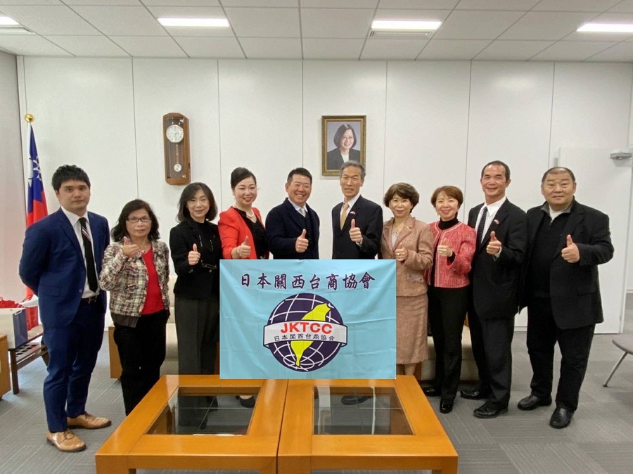 向明徳処長(右5)、楊立寧会長(左5)、台商協会幹部の皆様