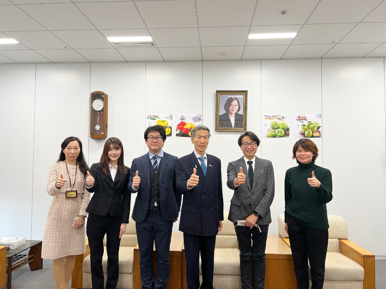 向処長および学者と研究生ら