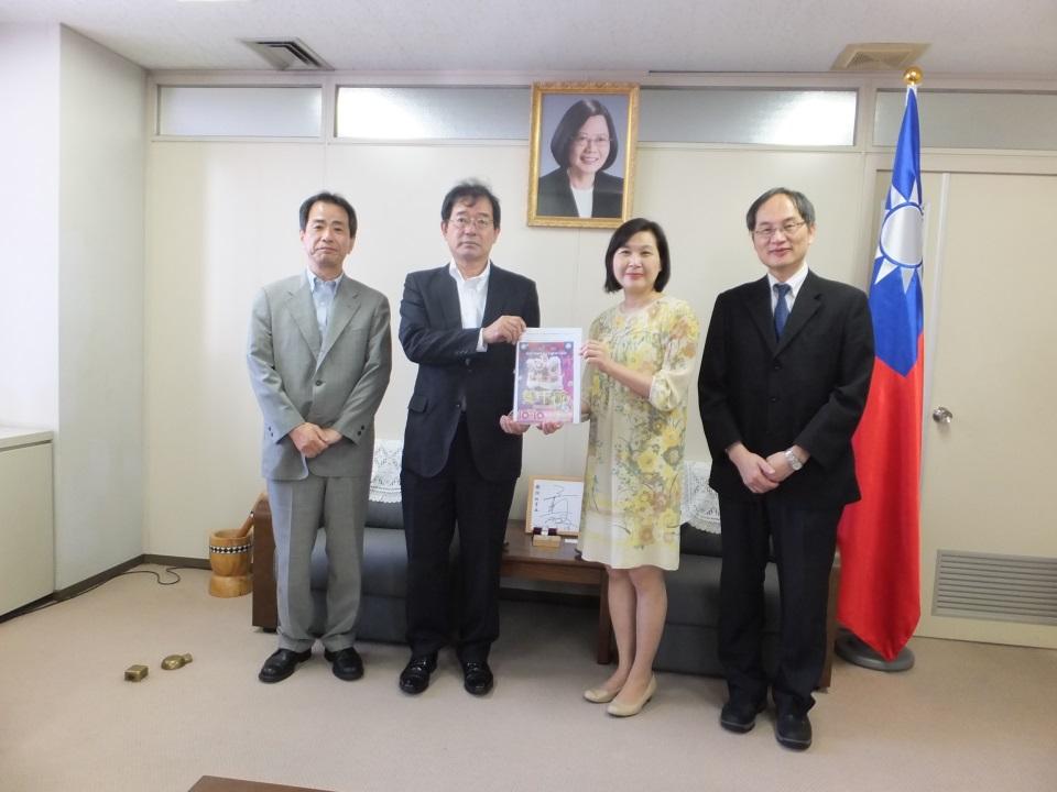 並木社長(左2)
