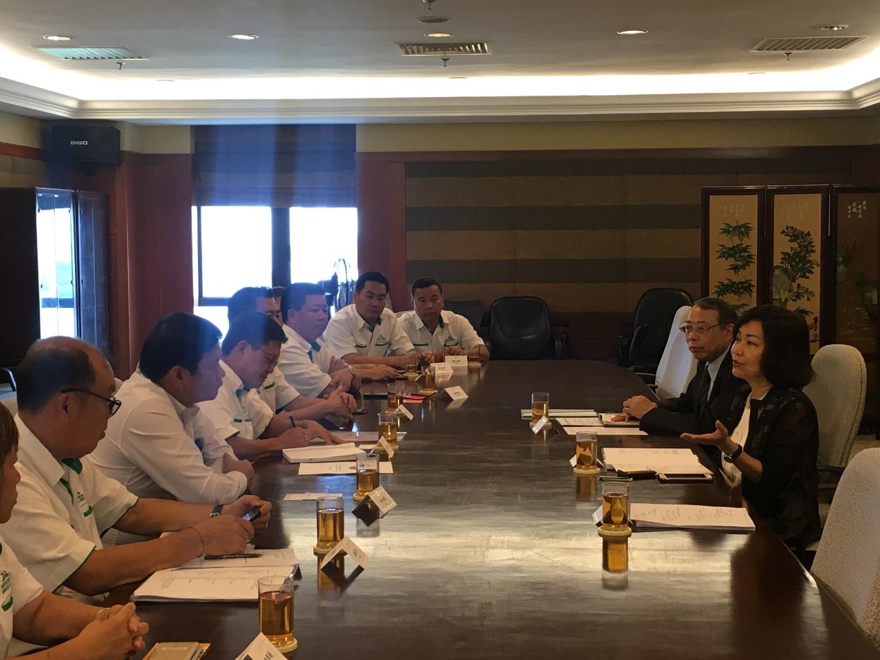 洪大使慧珠會晤馬來西亞屏東科技大學校友會理事及幹部。