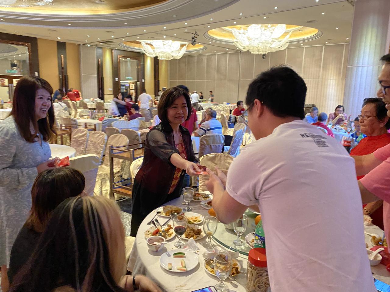 Representative Anne Hung (center) attends 2020 Chinese New Year Event held by Alumni Association of National Taiwan University, Malaysia.
