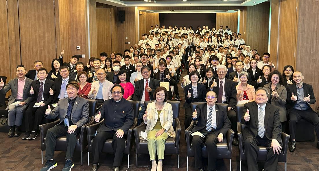 Group photo of attendees.