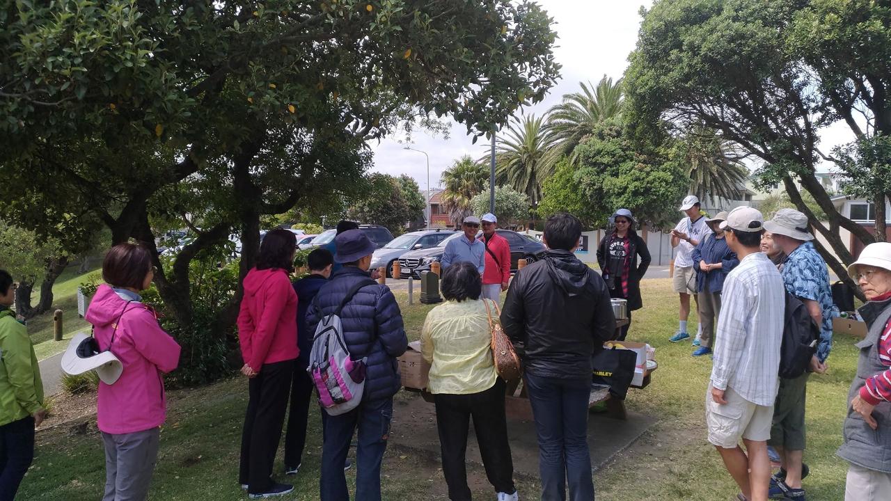 活動一景，以及參加人員準備之滿桌佳餚