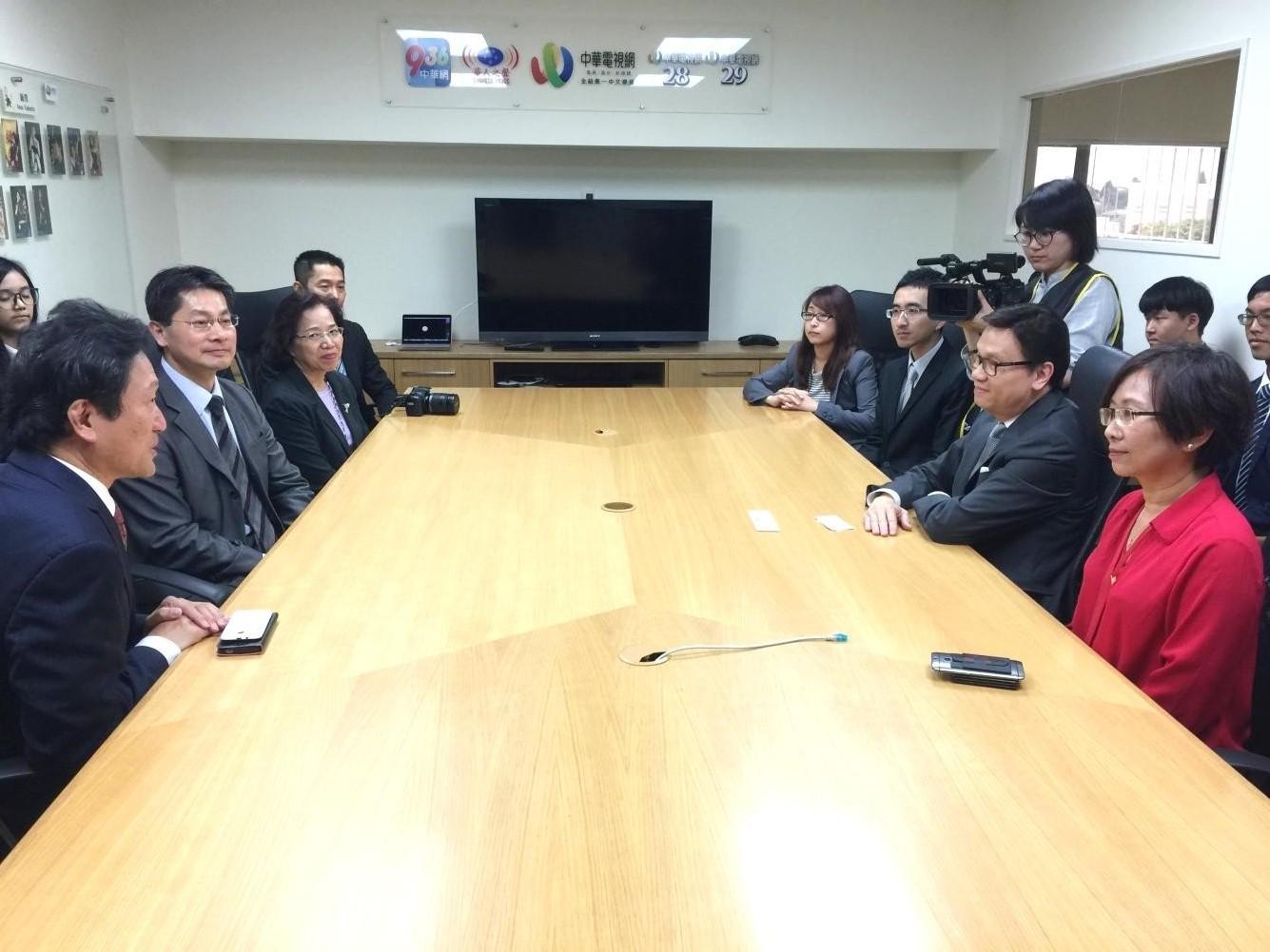 第15屆「外交小尖兵」首途奧克蘭海外入鏡，接受中華電視網「今晚誰來作客」節目專訪