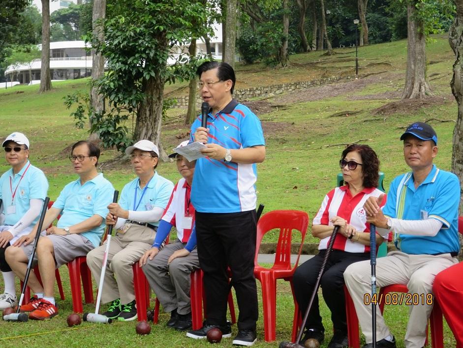 代表梁國新(站立者)應邀出席新加坡木球協會舉辦之「2018第18屆獅城盃國際木球公開賽」致詞。