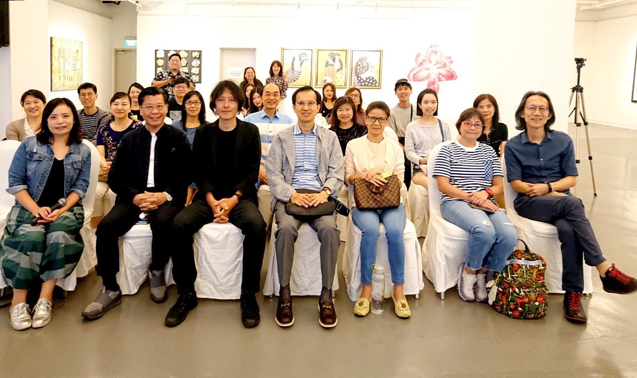 駐新加坡台北代表處舉辦「盛放台灣--台灣當代藝術展」參展藝術家林葆靈講座，吸引藝文愛好者出席交流。(108年10月5日)