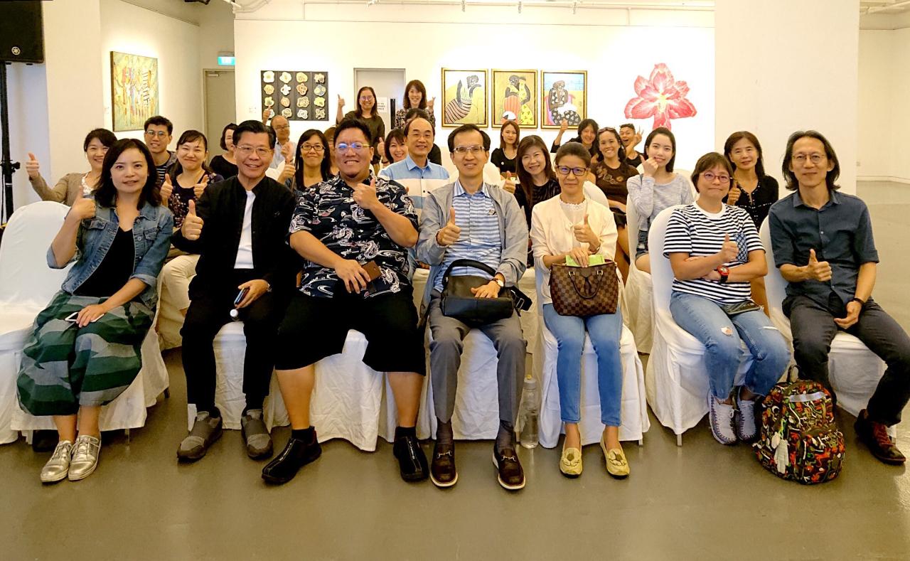 駐新加坡台北代表處舉辦「盛放台灣--台灣當代藝術展」參展藝術家廖堉安講座，吸引藝文愛好者出席交流。(108年10月5日)