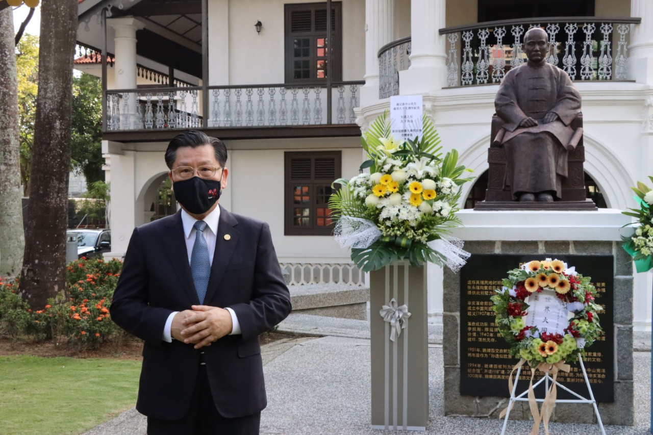 梁代表於紀念國父孫中山先生逝世97週年獻花致敬儀式中致詞。(111/03/12)

