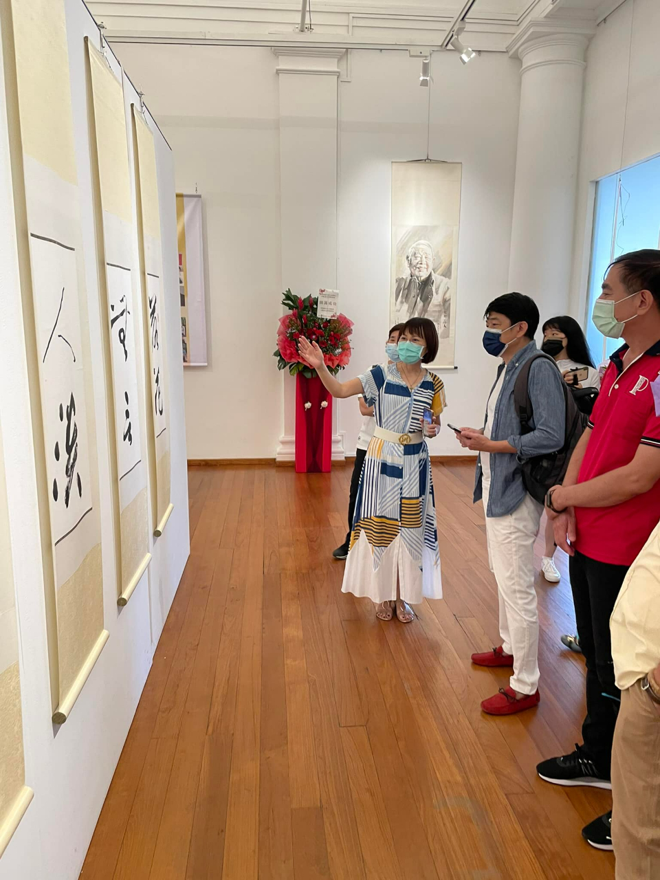 台北市教育局雙語教育參訪團蒞臨參觀「詩魔洛夫詩書影像展」(111/08/14)