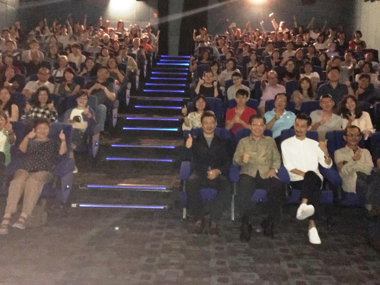 Group photo taken at the special screening of “The Great Buddha +”.