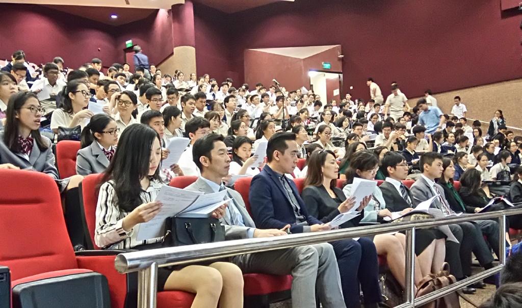 Teen diplomats at a General Paper lecture with students of Hwa Chong Institution. (7 February 2018)