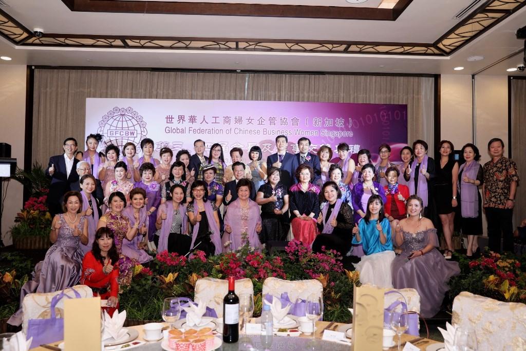 Group photo of Representative Francis Liang and the office bearers of the Global Federation of Chinese Business Women. (2019/03/17)