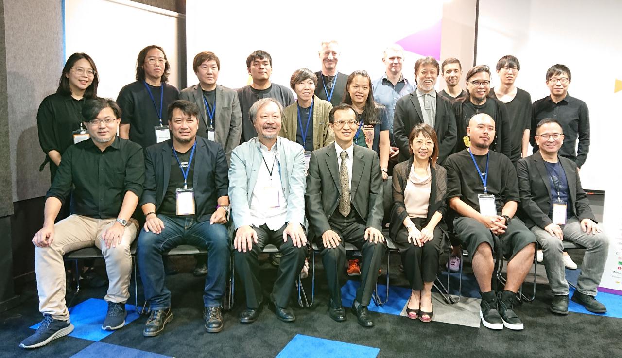 Deputy Representative Steven Tai (first row, center) with TISDC Project Director Apex Lin (first row, third from left), Design Business Chamber Singapore Vice President Chee Su Eing (first row, third from right) and judges from 6 countries at the Preliminary Screening of the Taiwan International Student Design Competition 2019. (24th Aug. 2019)
