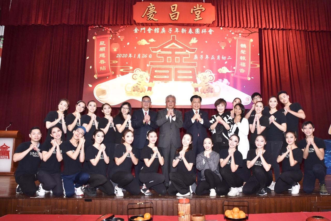 Group photo of Representative Francis Liang (back row, eighth from left) with Singapore Kim Mui Hoey Kuan’s President Mr. Chua Kee Seng (back row, sixth from left), Vice President Mr. Tan Tock Han (back row, seventh from left), and the delegation from the University of Taipei. (2020/01/26)