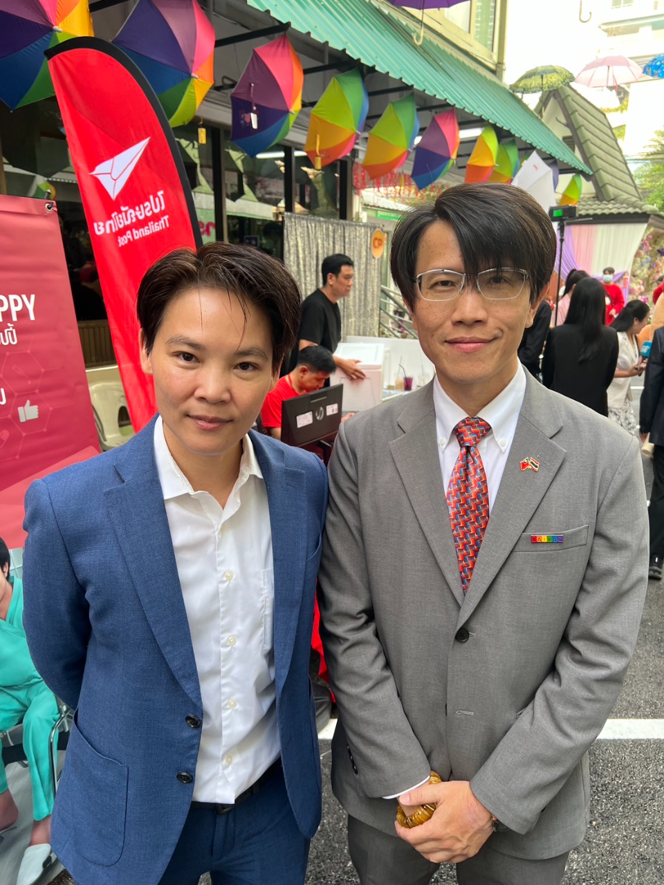 董思齊公使與泰國前國會議員Nateepat Kulsettthasith會晤，交流婚姻平權議題。