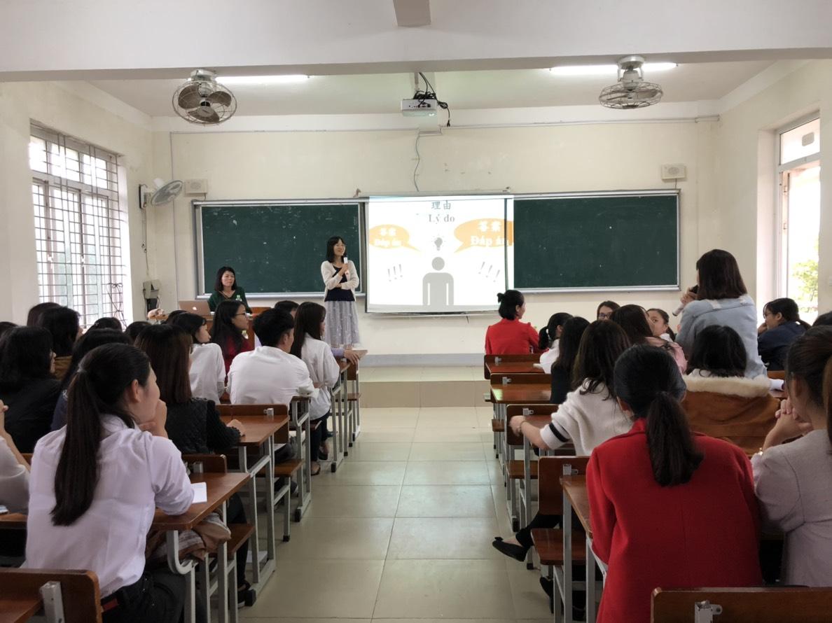  (standing person: Shu-Ching Chang, Education Secretary of TECO inVietnam)